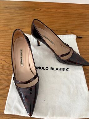 Manolo Blahnik Patent Mary Jane heels Sz 38.5